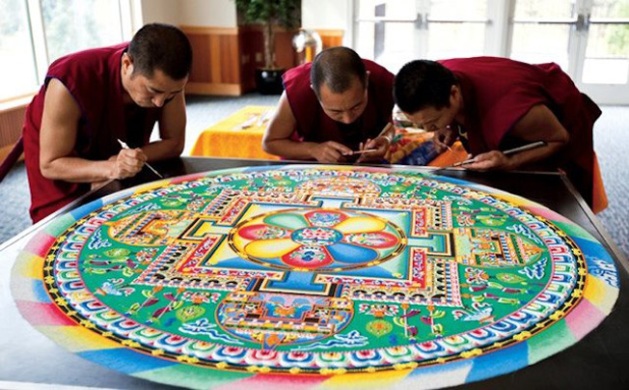 Creating-From-a-Grain-of-Sand-by-The-Tibetan-Monks-2